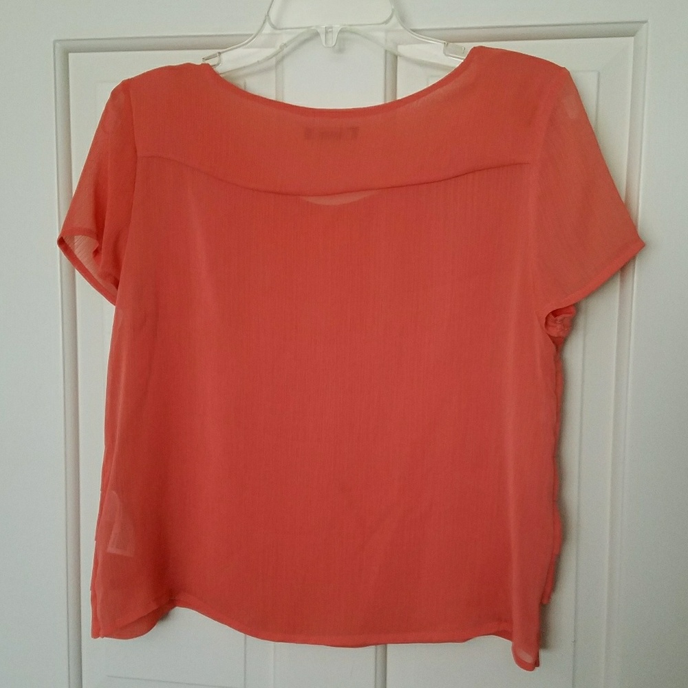 🚩 SALE H&M Short Sleeved Ruffle Front Top - Picture 2 of 4